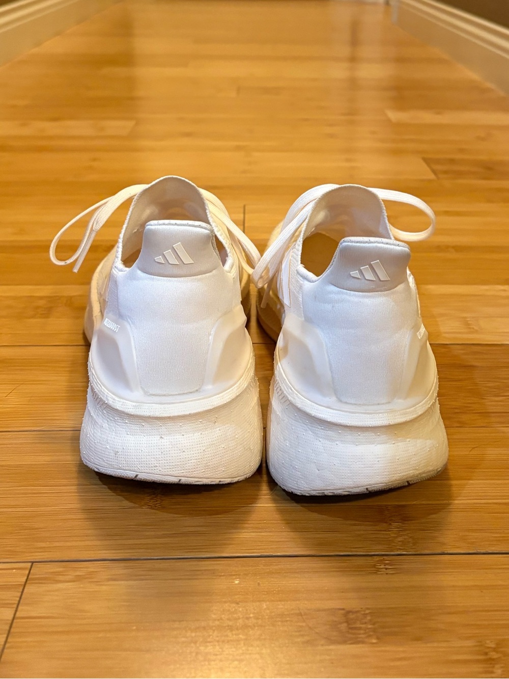 Adidas Women’s Ultraboost 5X Shoes- Size 8.5 - Picture 5 of 10